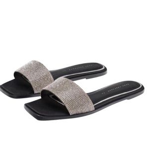 New without tags Zara slides